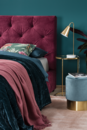  Kontrastowa aranżacja sypialni w mocnych kolorach - na co zwrócić uwagę, aby tonacja nie przytłoczyła wnętrza?